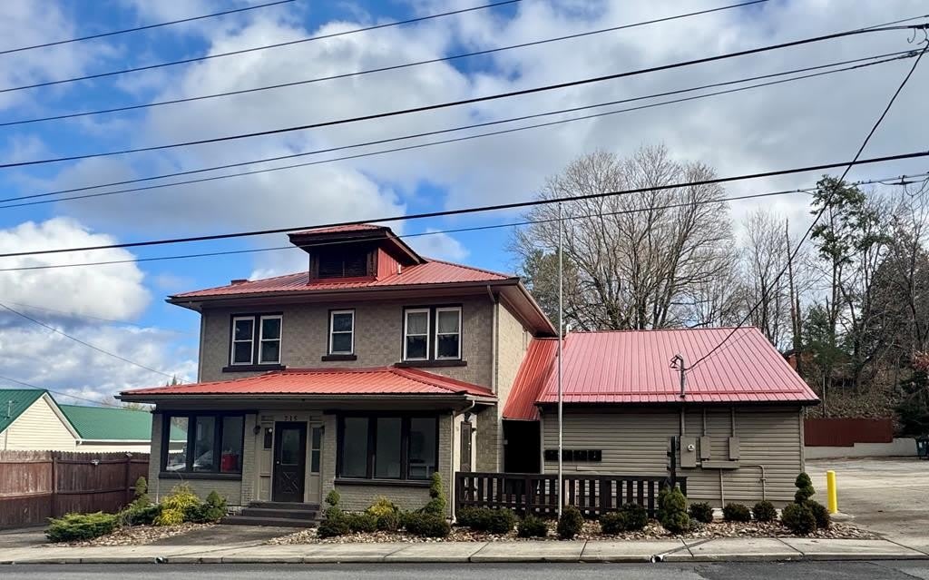 715 N KANAWHA STREET – photo 1