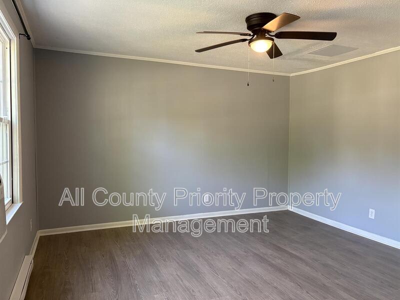 1706 Carolina St E, A – photo 2