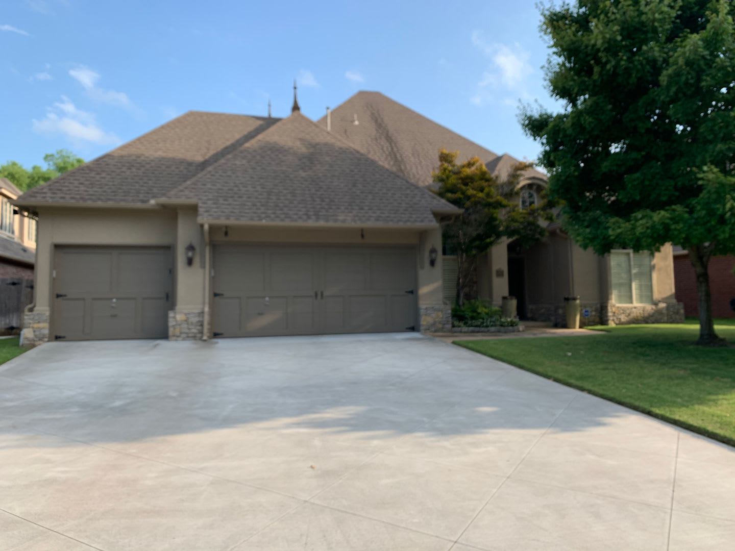 GORGEOUS Legacy Park 4+ Bedroom 3.5 Bath 3 Car Garage – photo 1