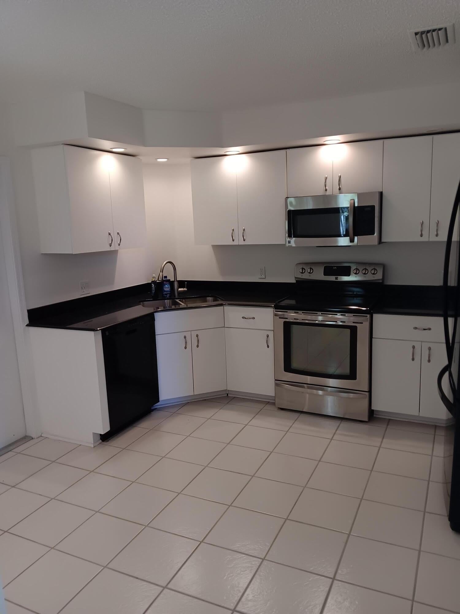 23157 Fountain View Drive – photo 2