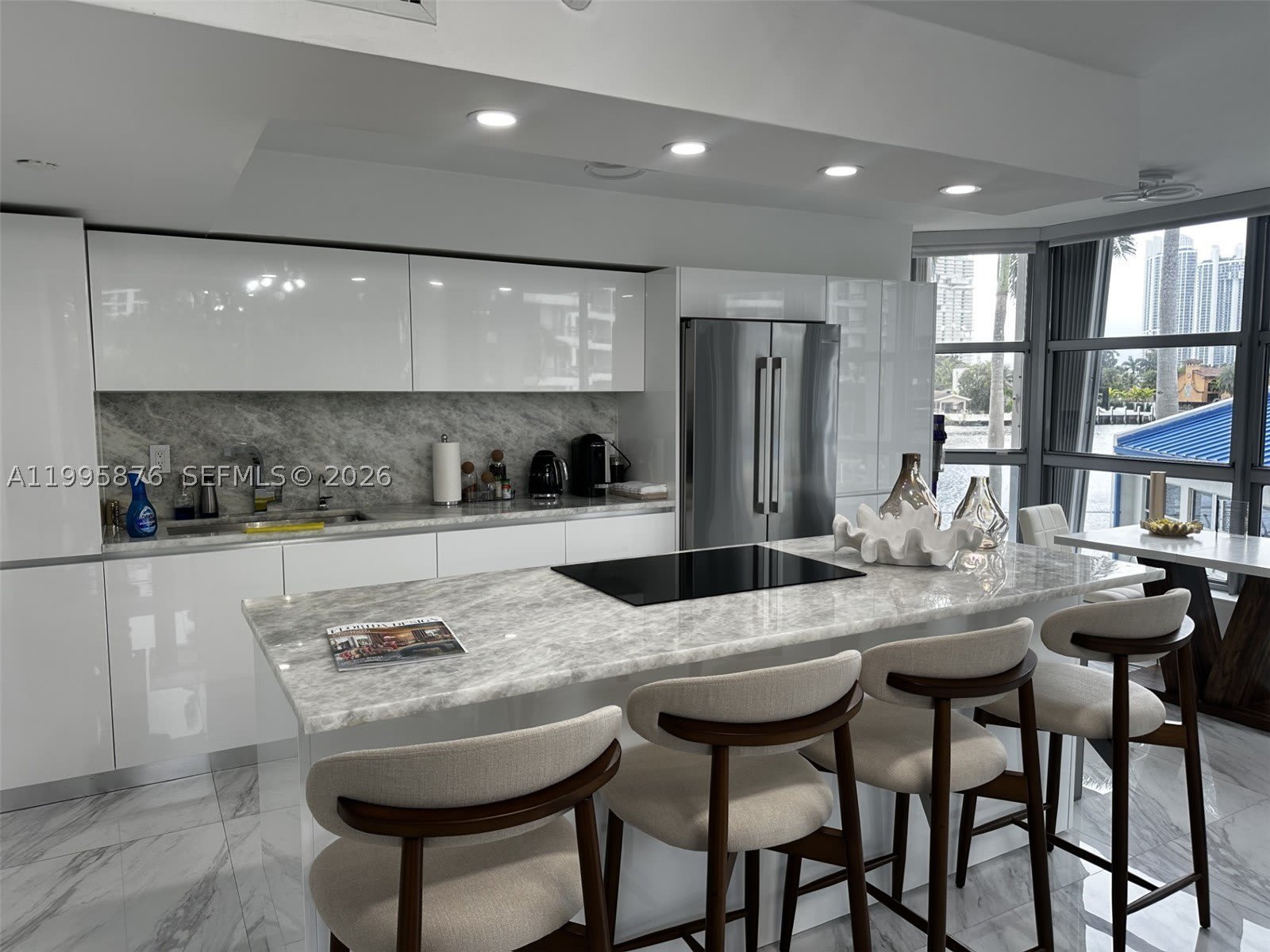 19195 NE 36th Ct – photo 1