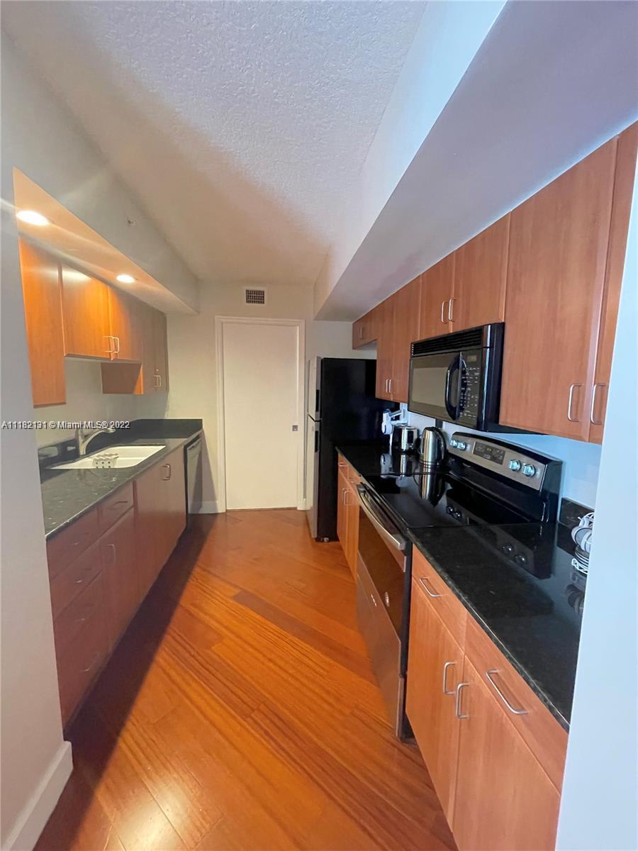 6917 Collins Avenue – photo 3