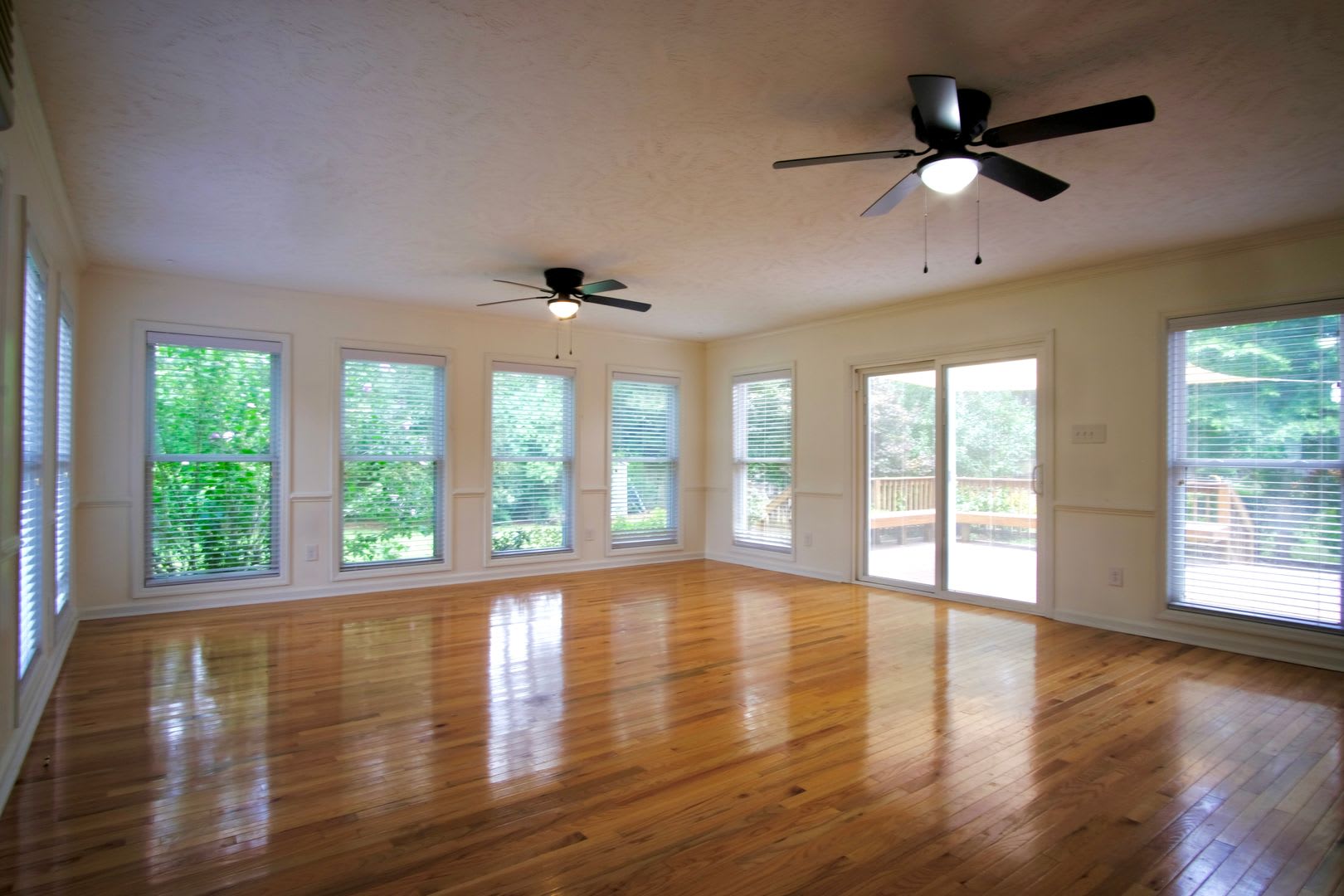 4 Bed, 3.5 Bath, Spacious Family Room, Fenced Yard in Fayetteville – photo 4