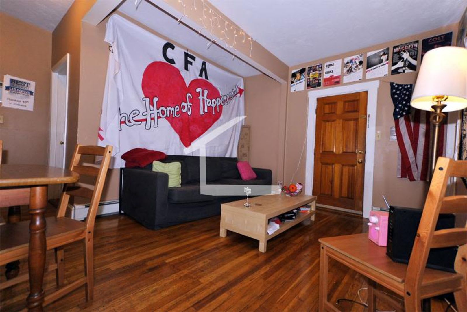 Nicely renovated 4 bed near the Green Line and BC for the upcoming school year! – photo 3