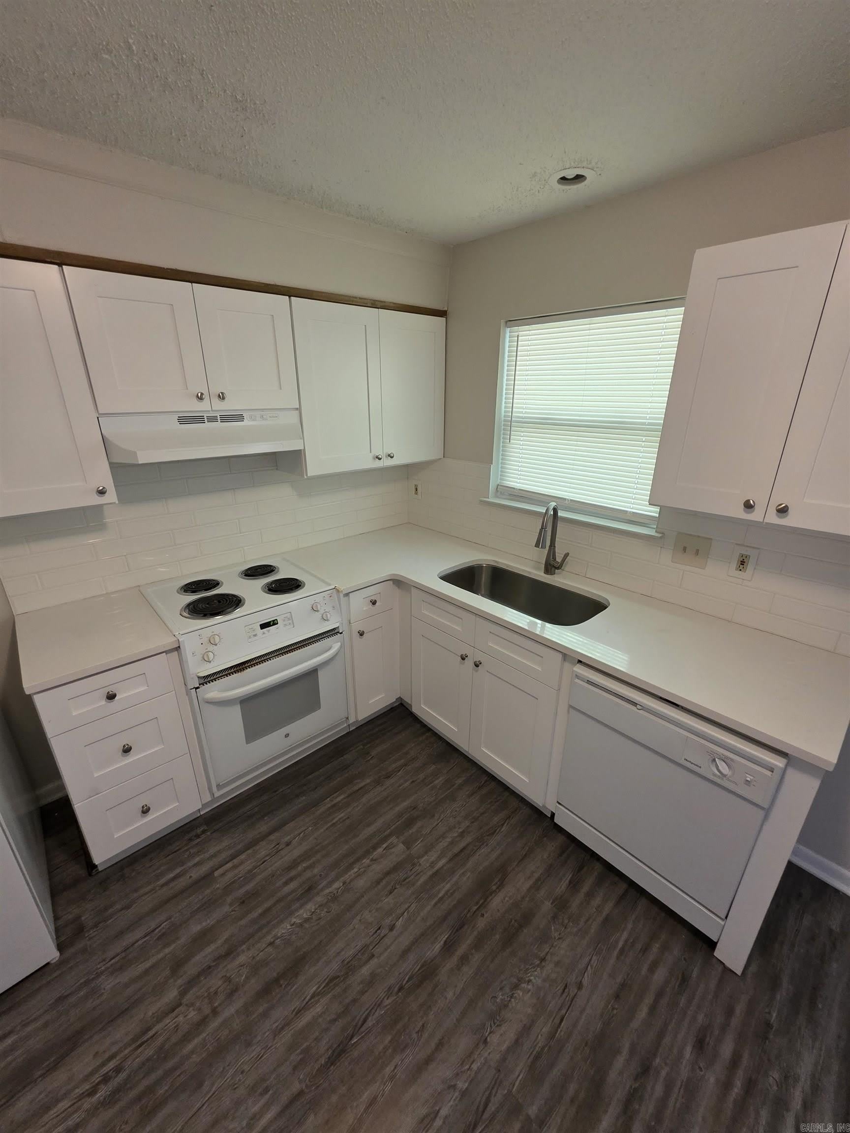 23 E Laramie Drive – photo 4