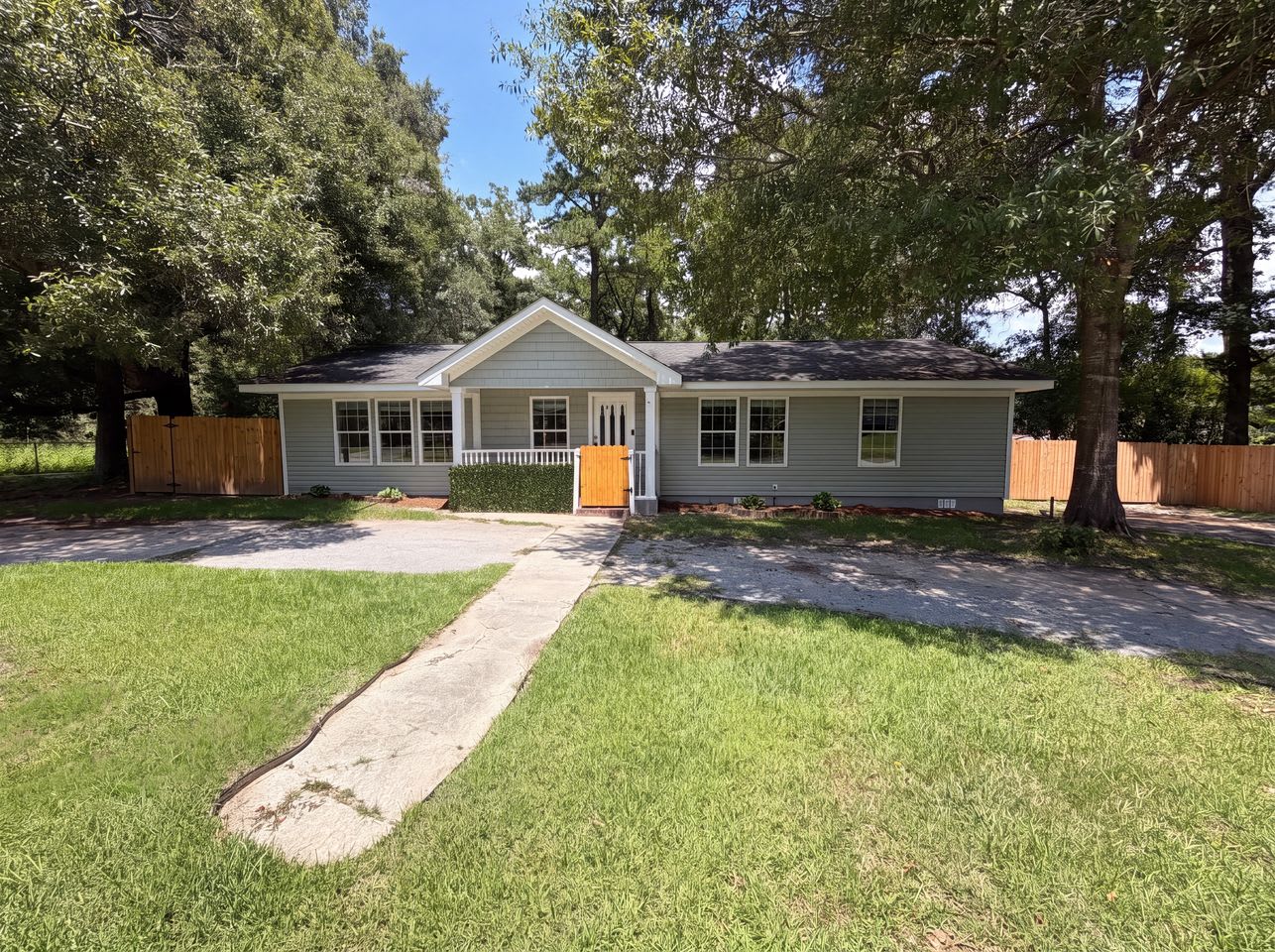 828 W 2nd North St – photo 1