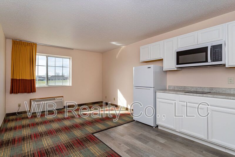 1521 S G Ave – photo 2