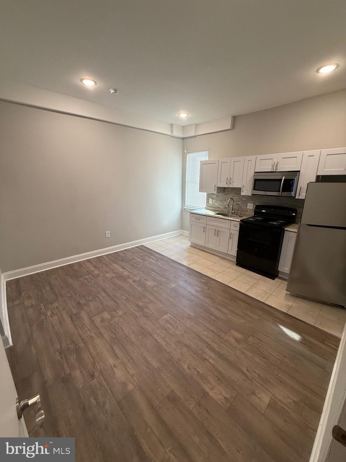 4028 W GIRARD Avenue – photo 2