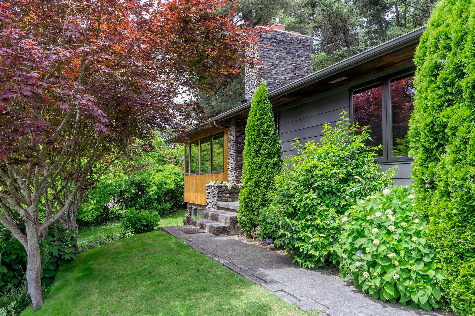 2 Level Mid Century Home For Lease Tour Today – photo 2