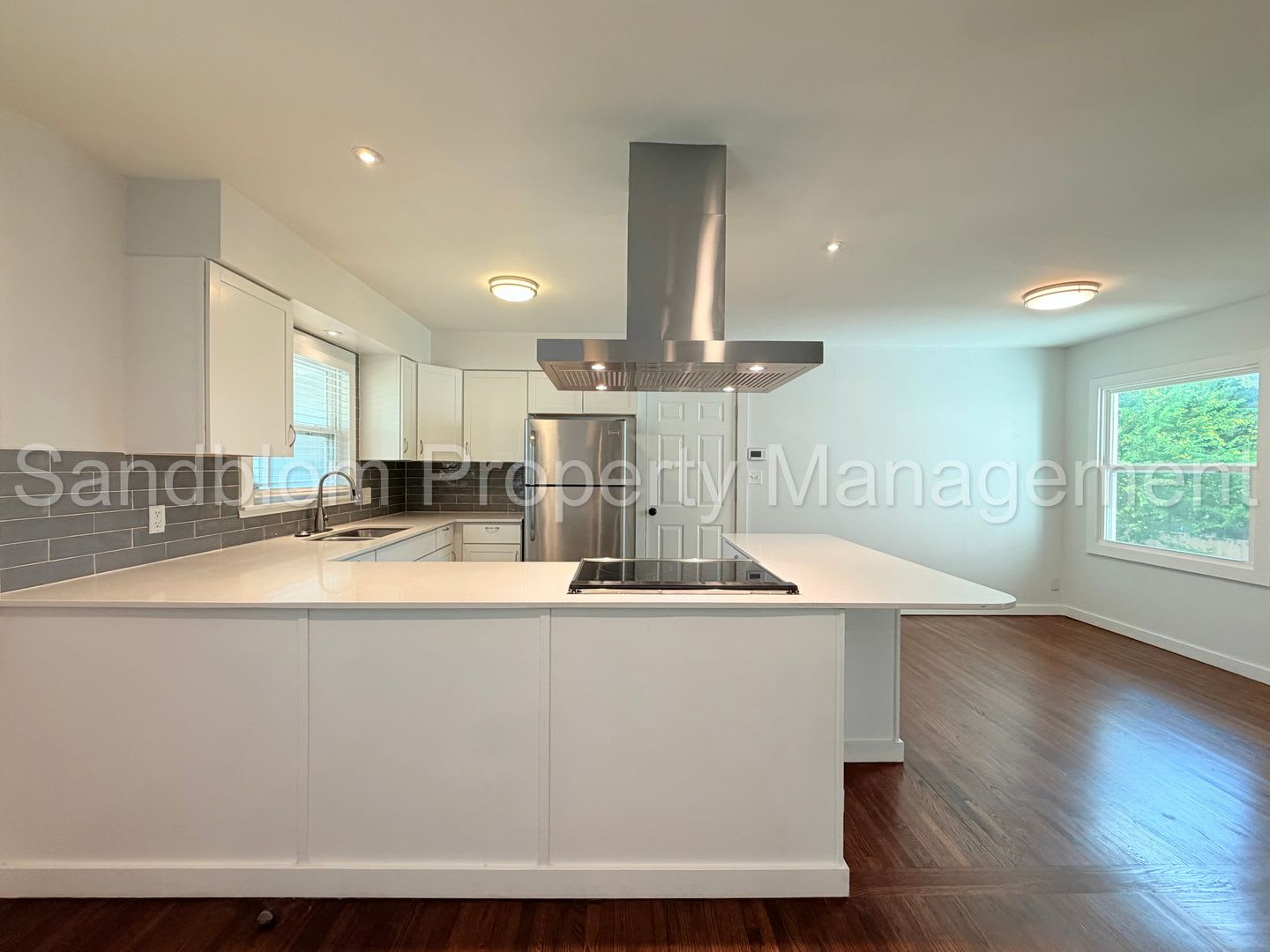 For Lease – photo 5