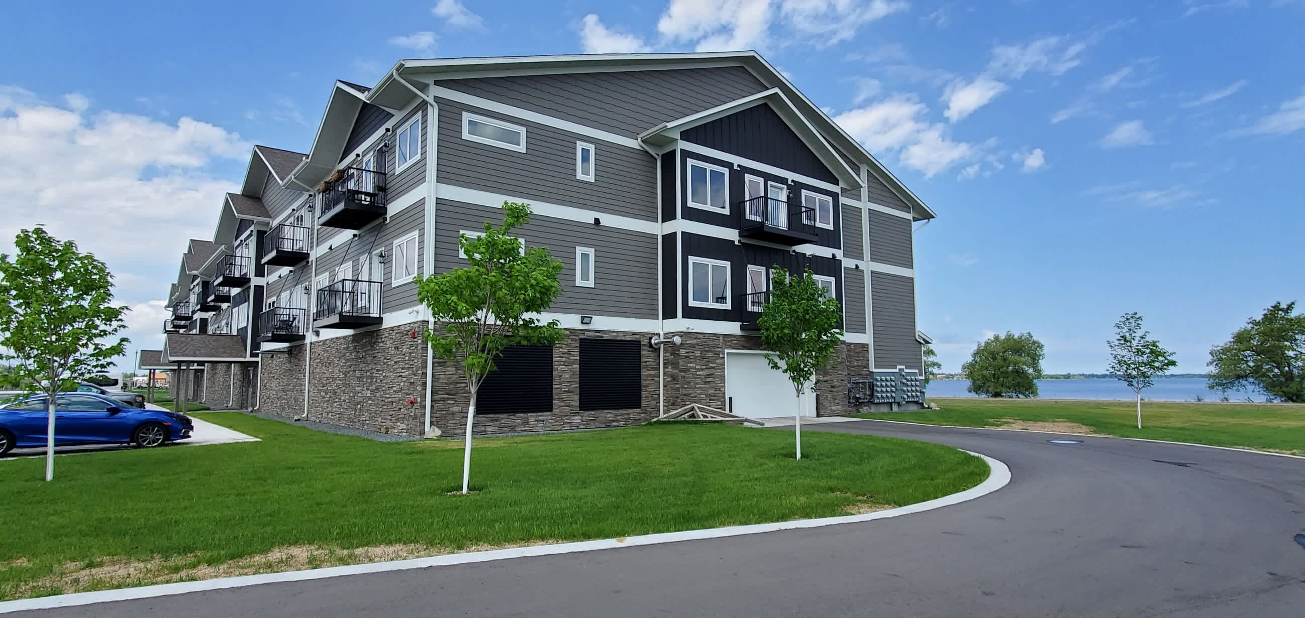 715 Lake Shore Drive Northeast – photo 4