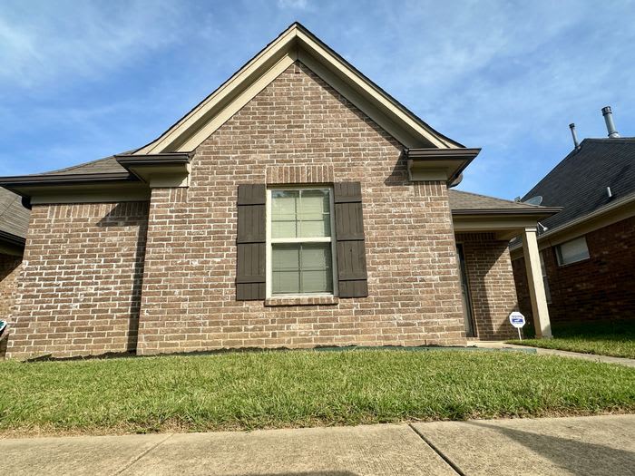 5674 Sycamore Woods Drive – photo 1