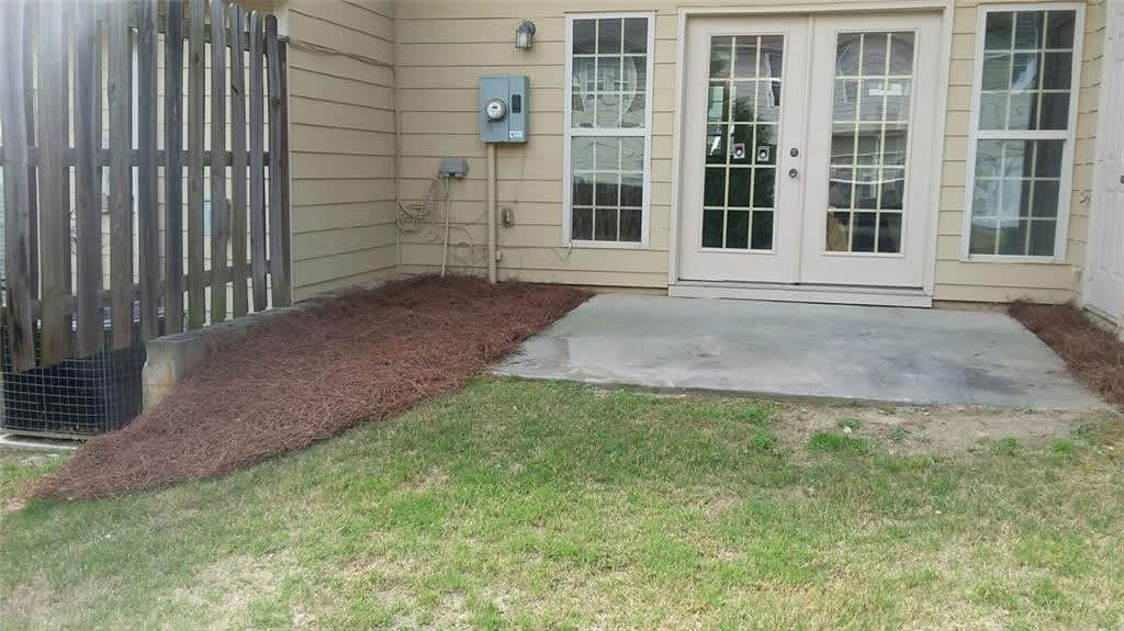 Location! Location! Beautiful 3 Bedroom 2.5 Bath Townhome – photo 3
