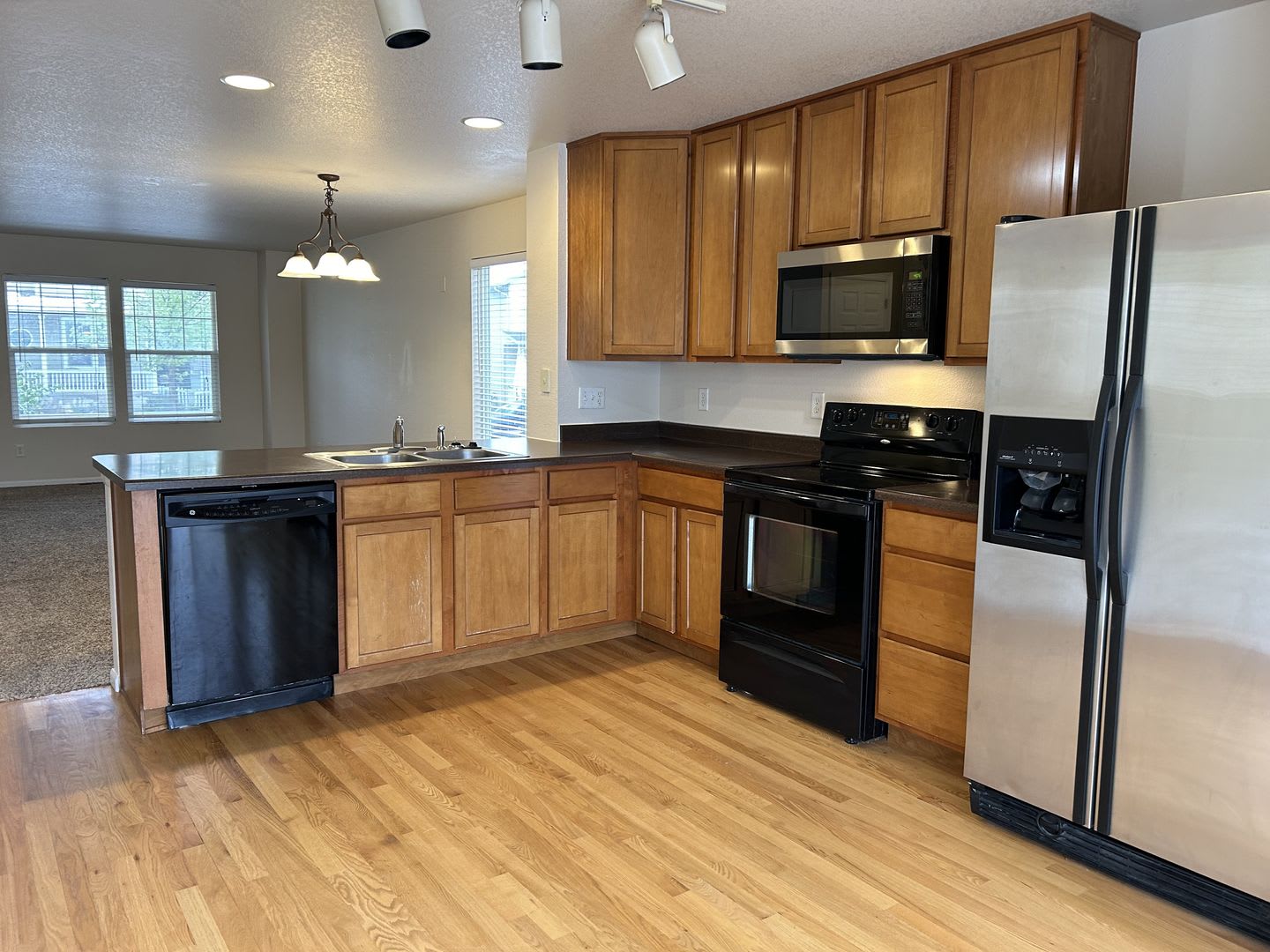 200 Off First Month Spacious 3 Bedroom Home With Fenced Yard Available Now – photo 5