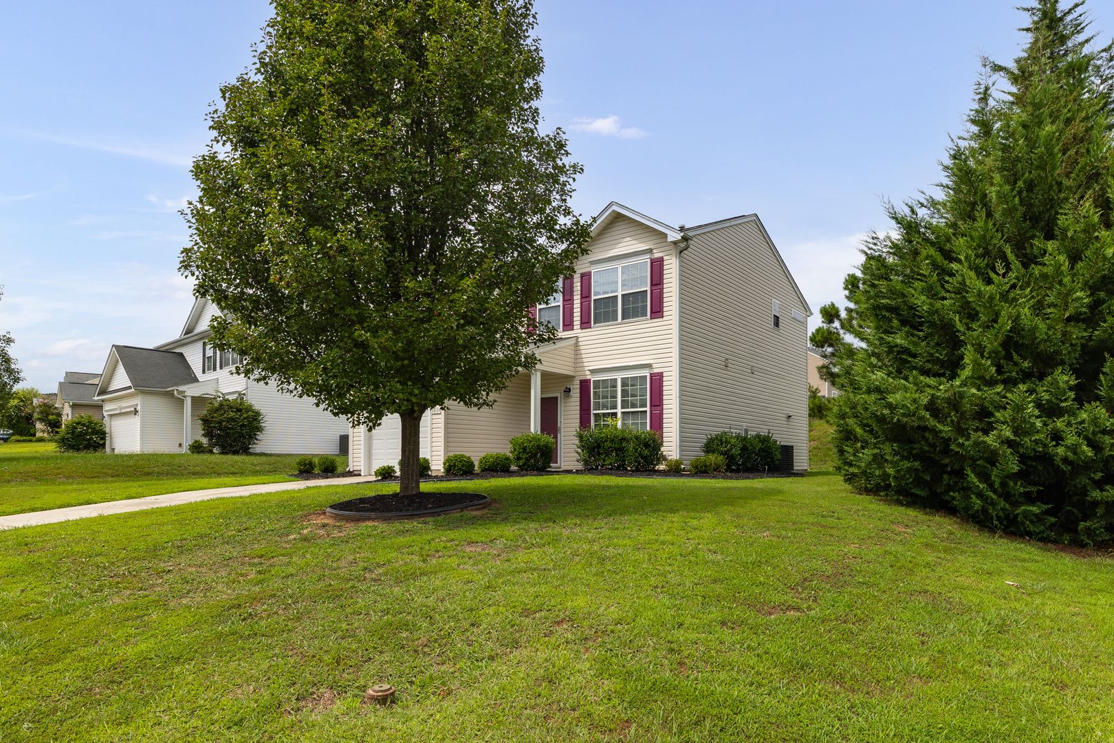 Spacious 3 Bedroom Home With Garage In Desirable Greensboro Neighborhood – photo 3