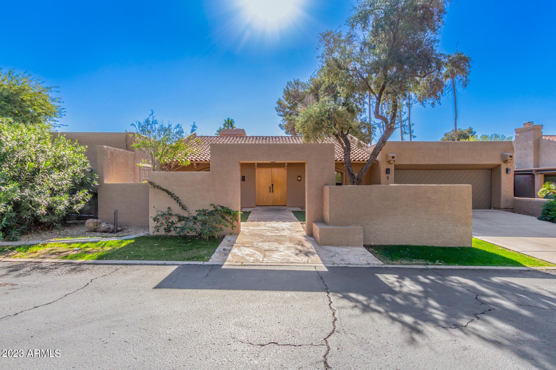 4450 E CAMELBACK Road – photo 1