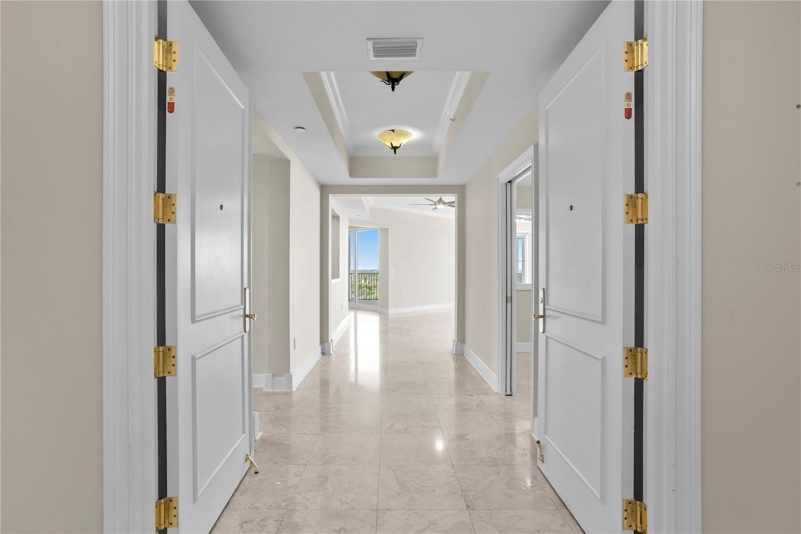 300 BEACH Drive NE – photo 3