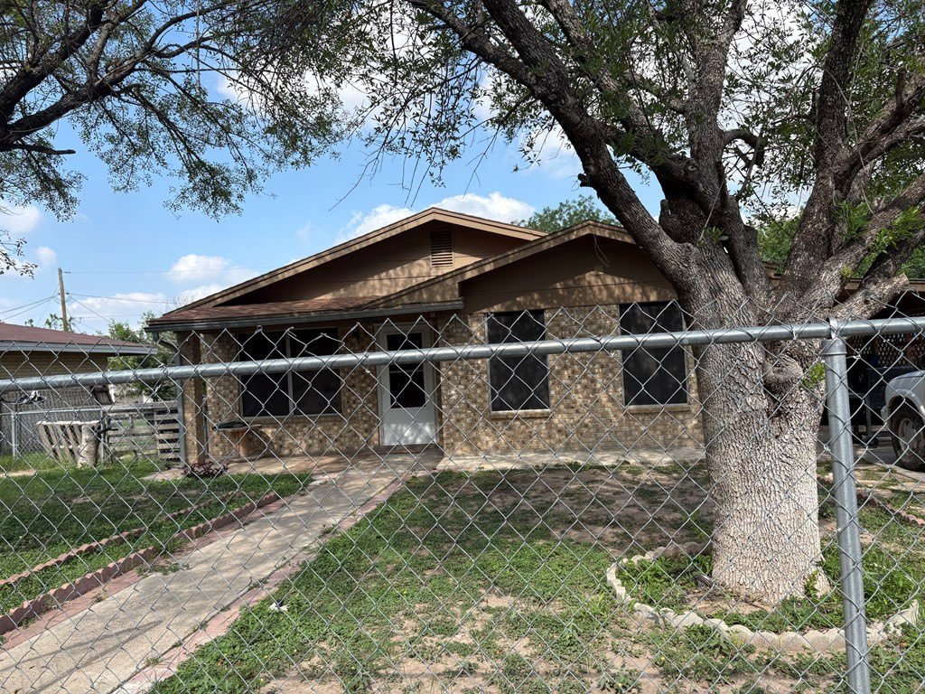 1009 Kiriaka Dr – photo 2