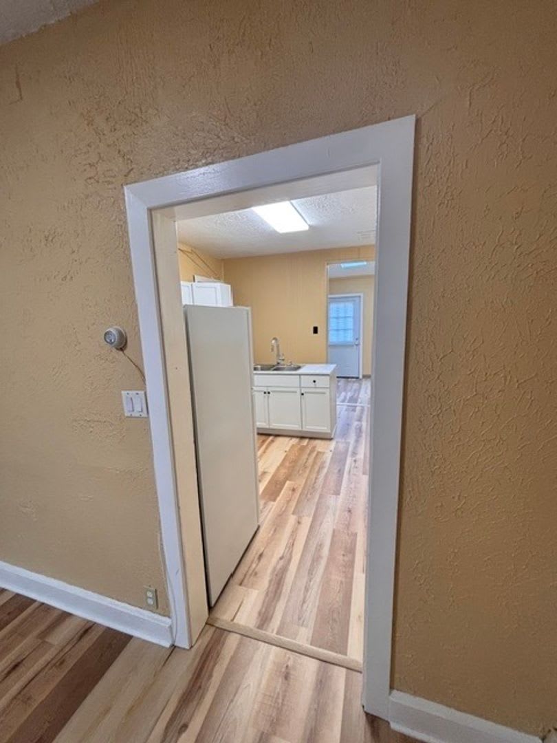 Beautiful Newly Remodeled 2-Bedroom Home for Rent – photo 5