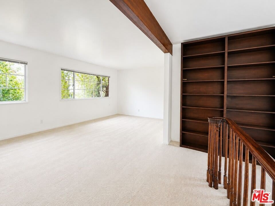 5370 1/2 Village Grn – photo 4
