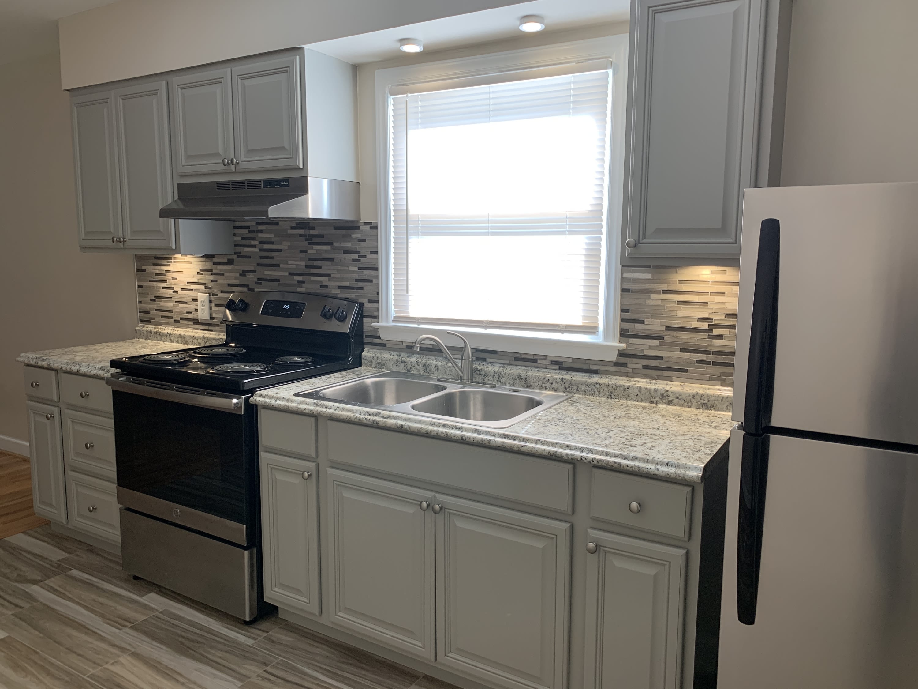1727 Darbrook Drive – photo 2