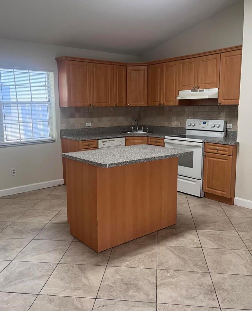 845 Northwest 98th Avenue – photo 2
