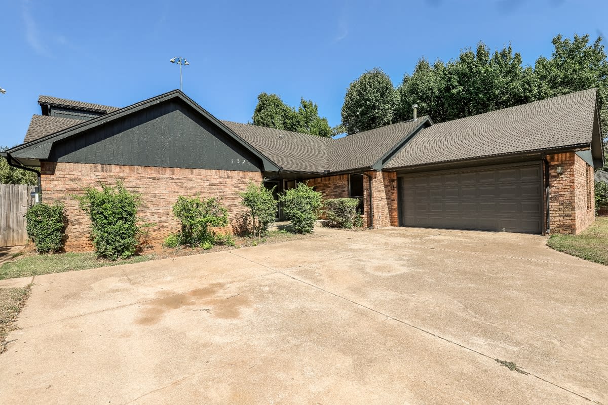 1321 Harding Ave – photo 2