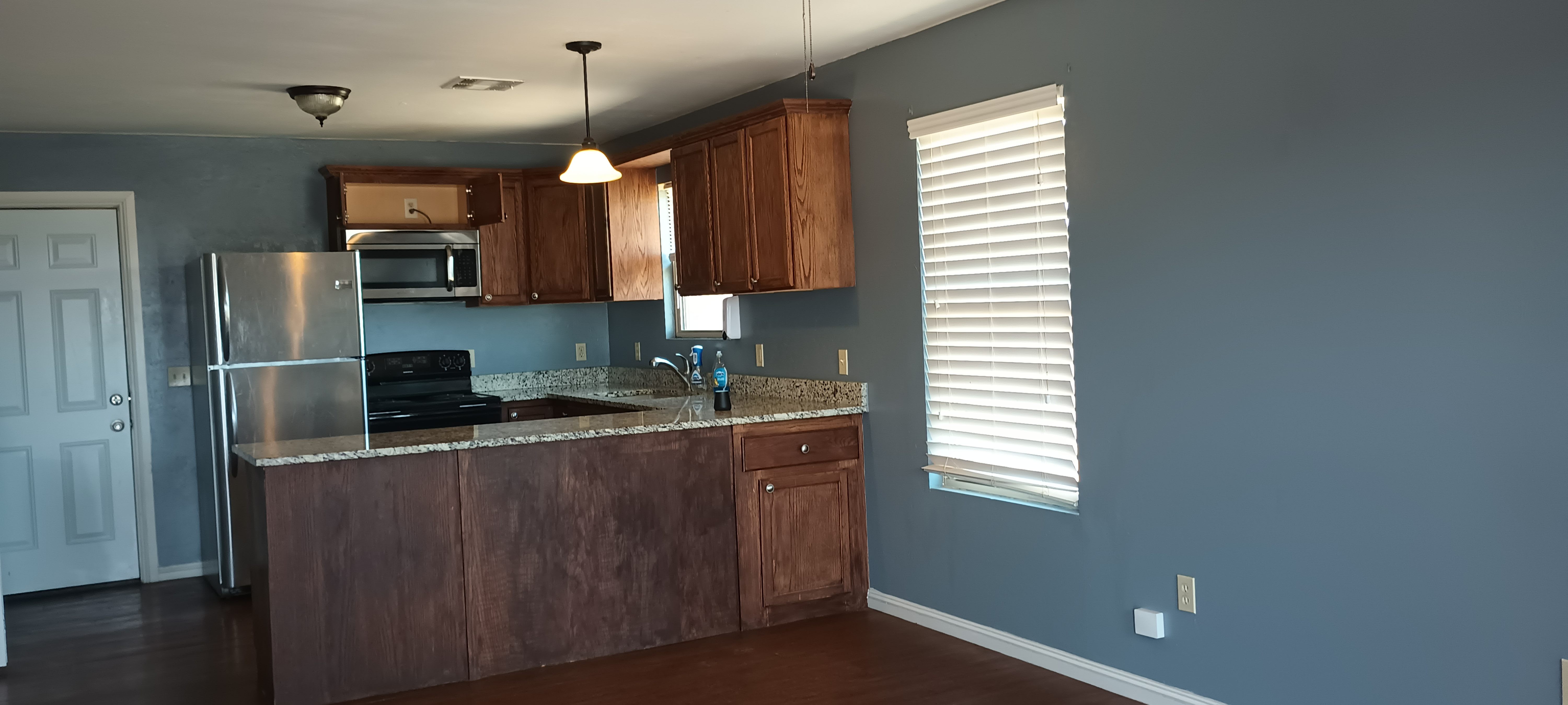 3504 N Vernon Ave – photo 1