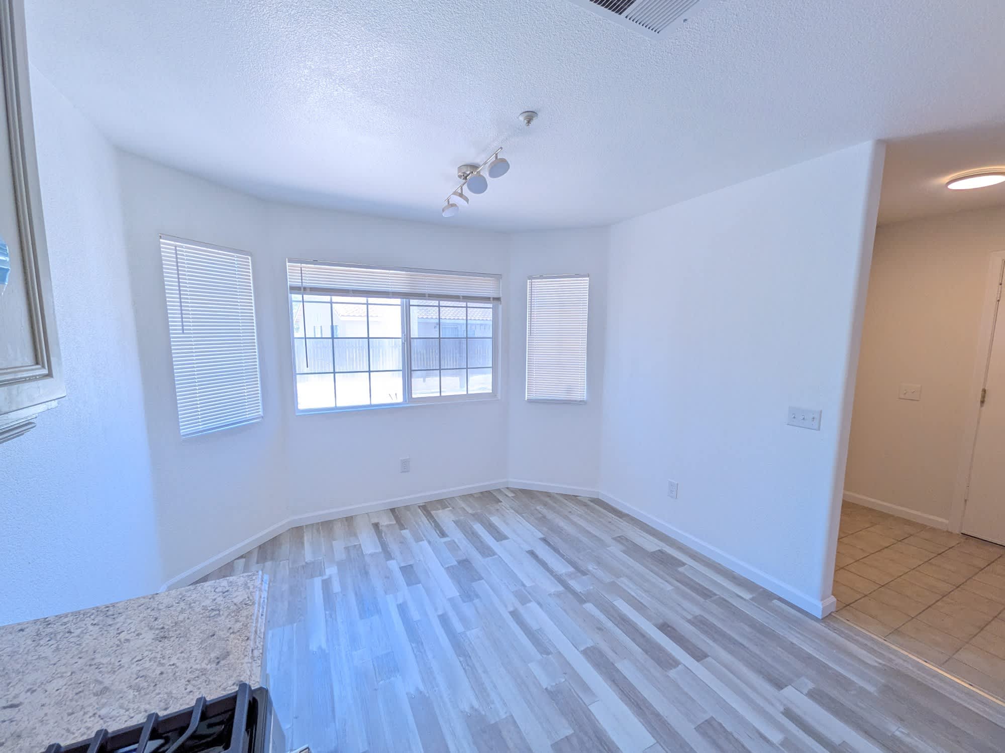 585 Hildale Circle – photo 4