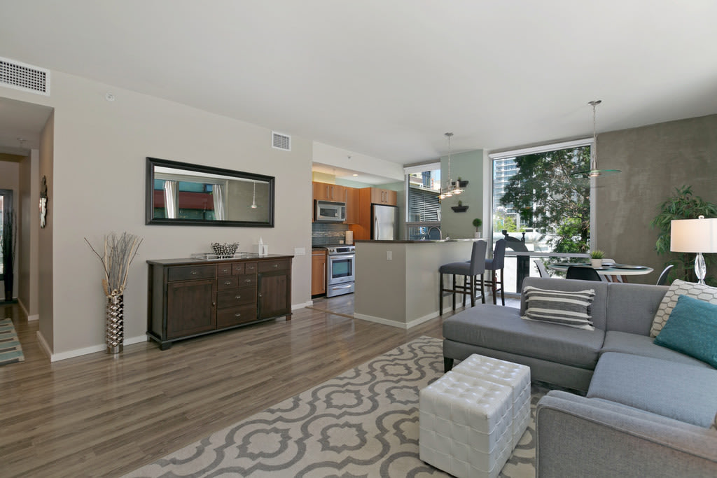 321 10Th Avenue – photo 4