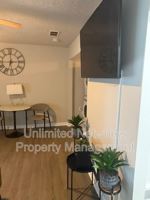 151 Lawton Street Southwest – photo 5