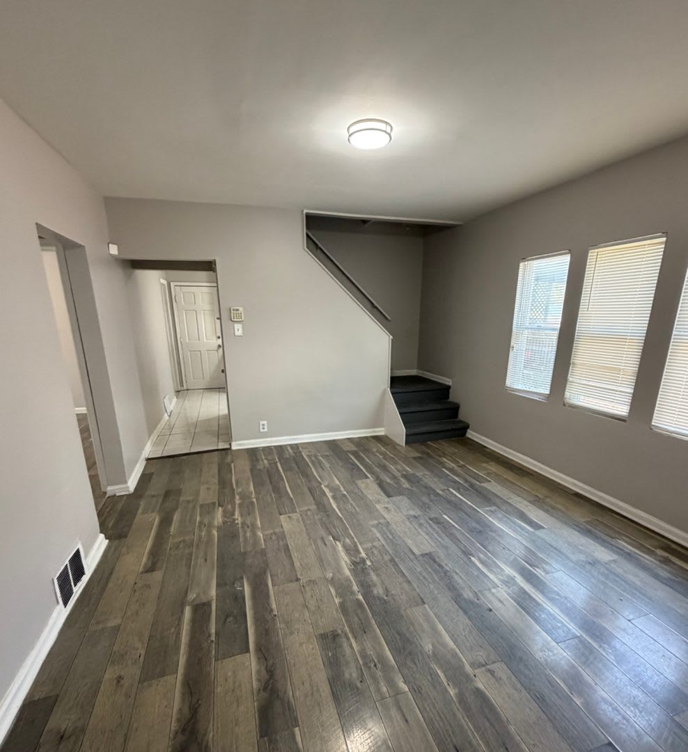 Mobility Area Morgan Park 5 Bedroom Single Family Home – photo 3