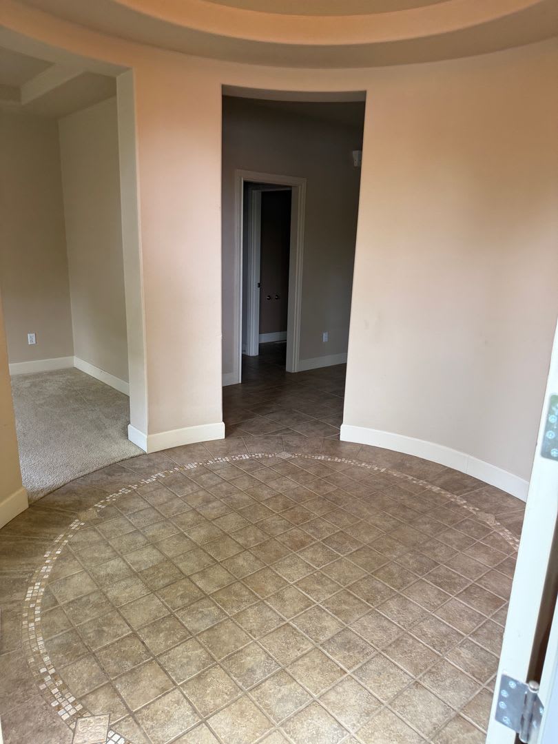 Large Rock Creek Single Family Home – photo 2