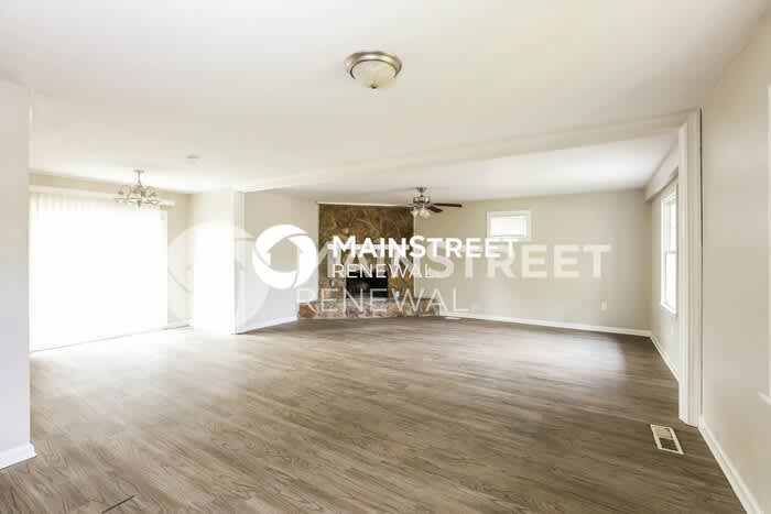 454 Roxbury Drive – photo 4