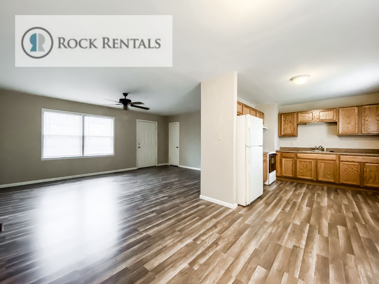 3 Bed 1 Bath with Garage – photo 2