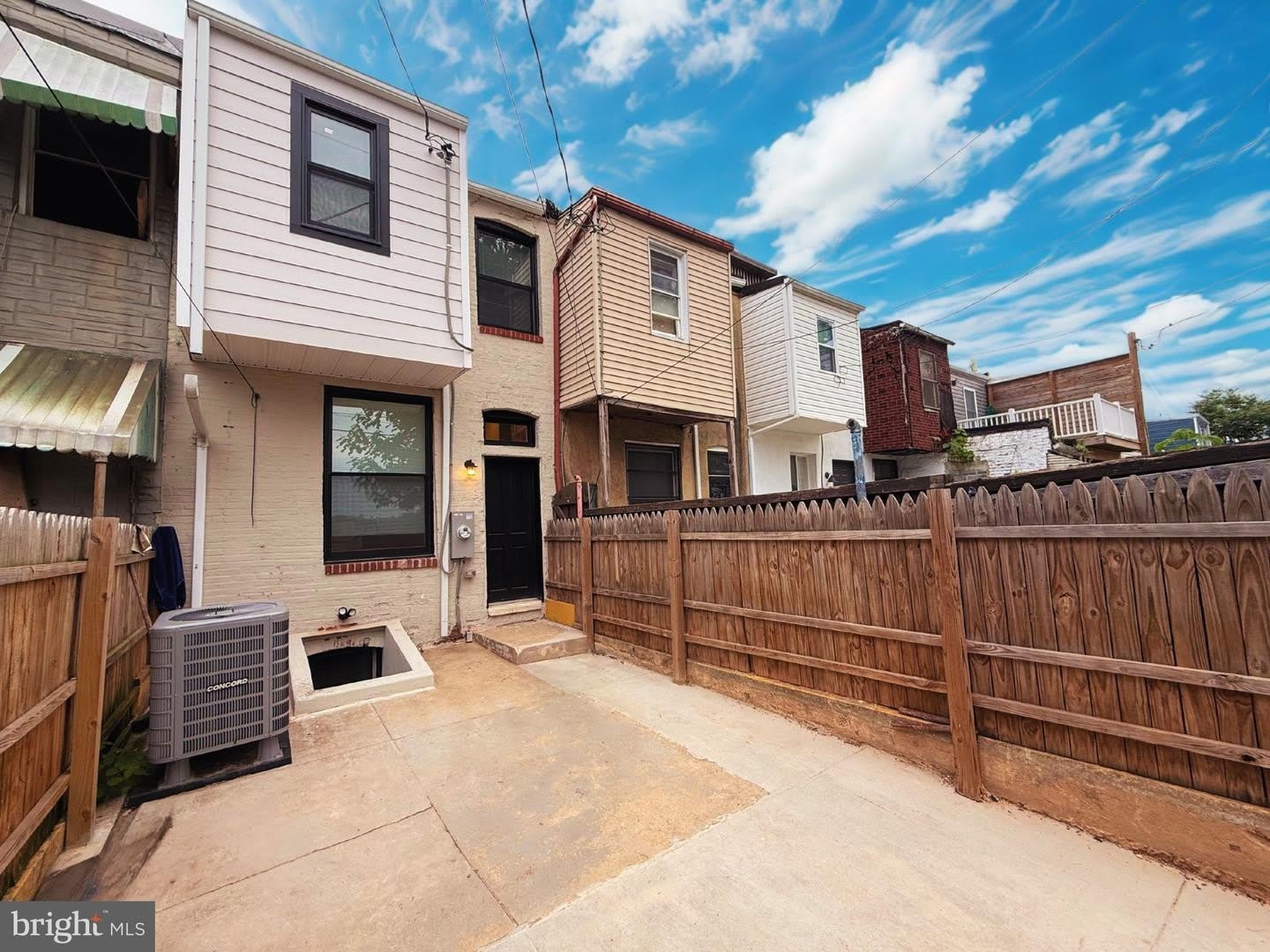 715 N PATTERSON PARK AVE – photo 3