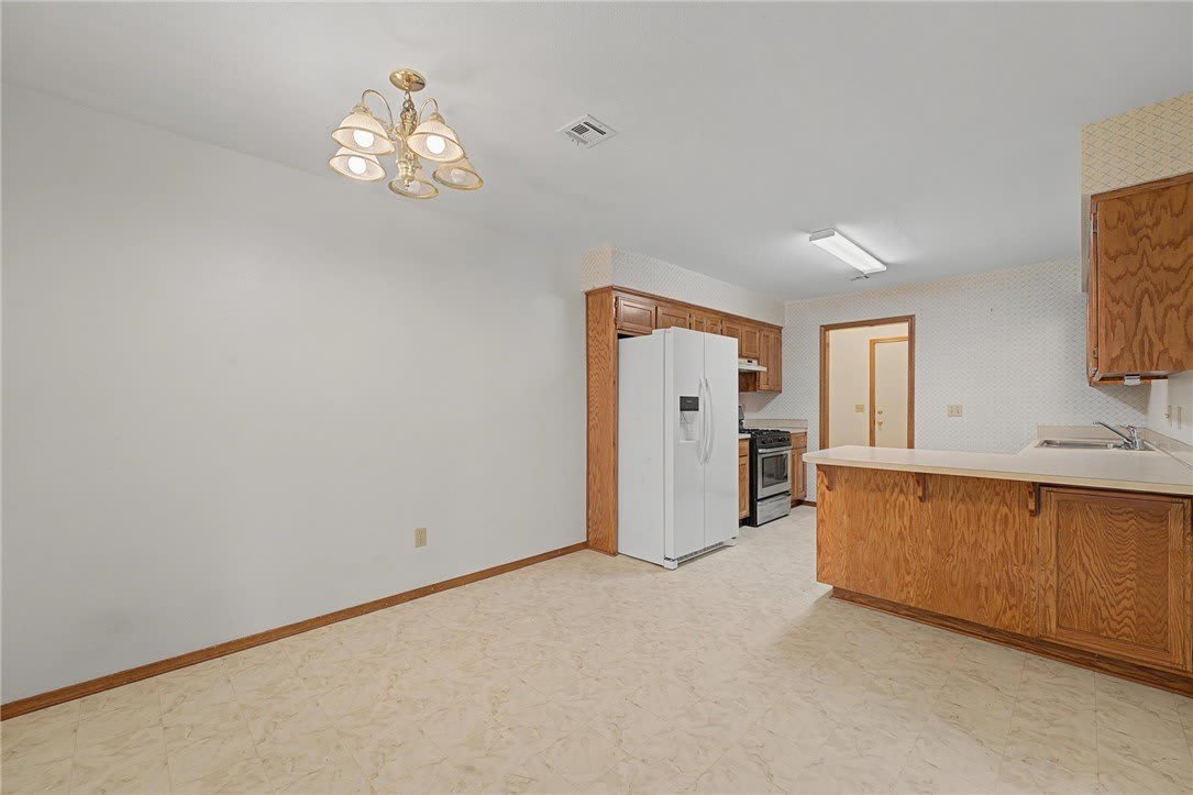 194 Hall Drive – photo 5