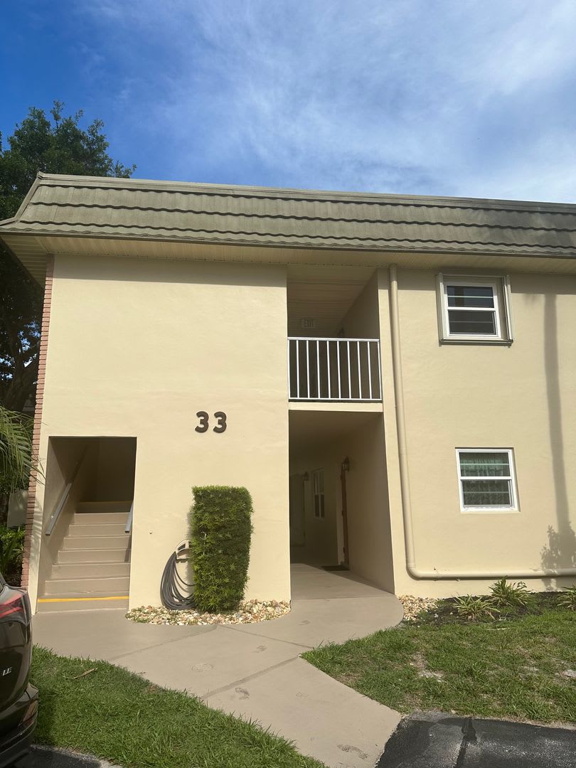 1/1 Condo – photo 2