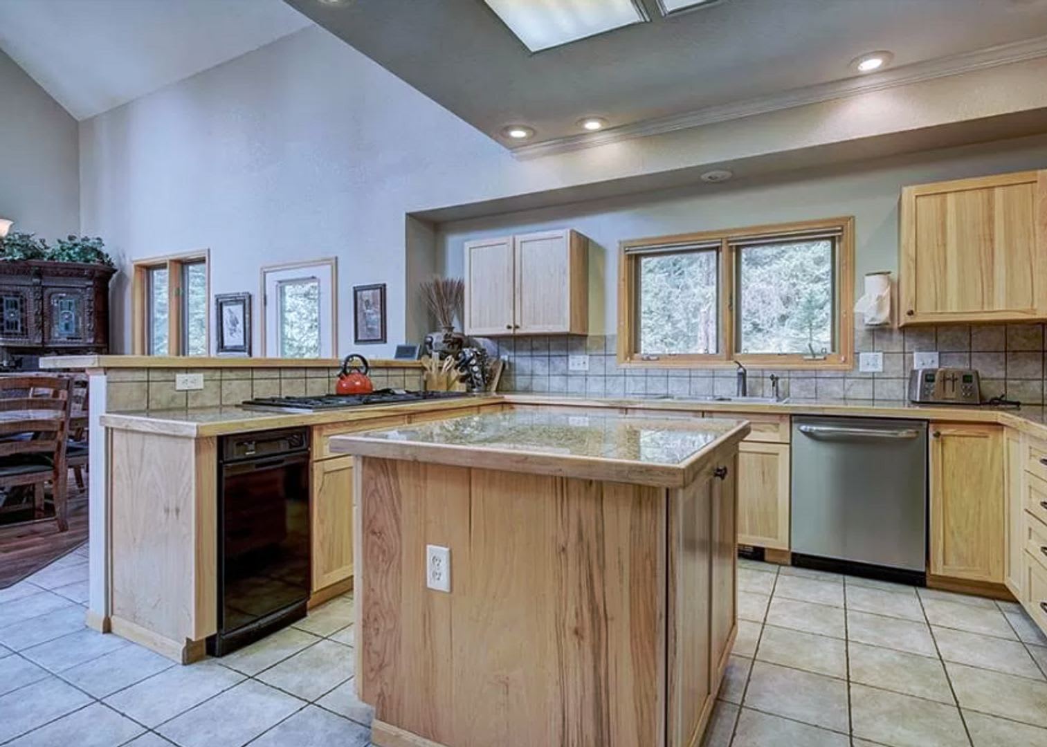 Starlink Two Car Garage Hot Tub Pets Negotiable Northstar Village Top Of Hoosier Pass Year Lease – photo 5