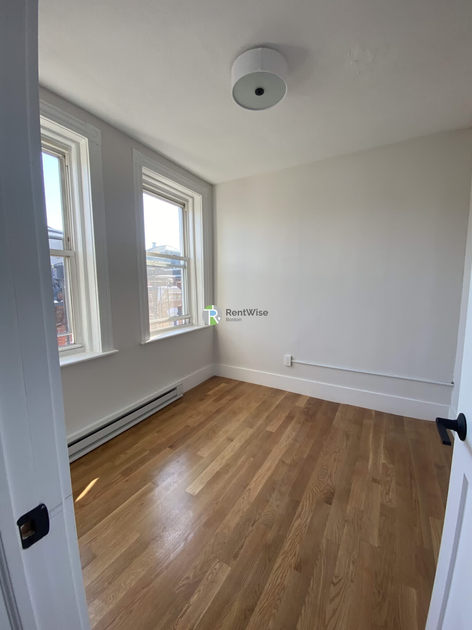 152 Salem Street – photo 3