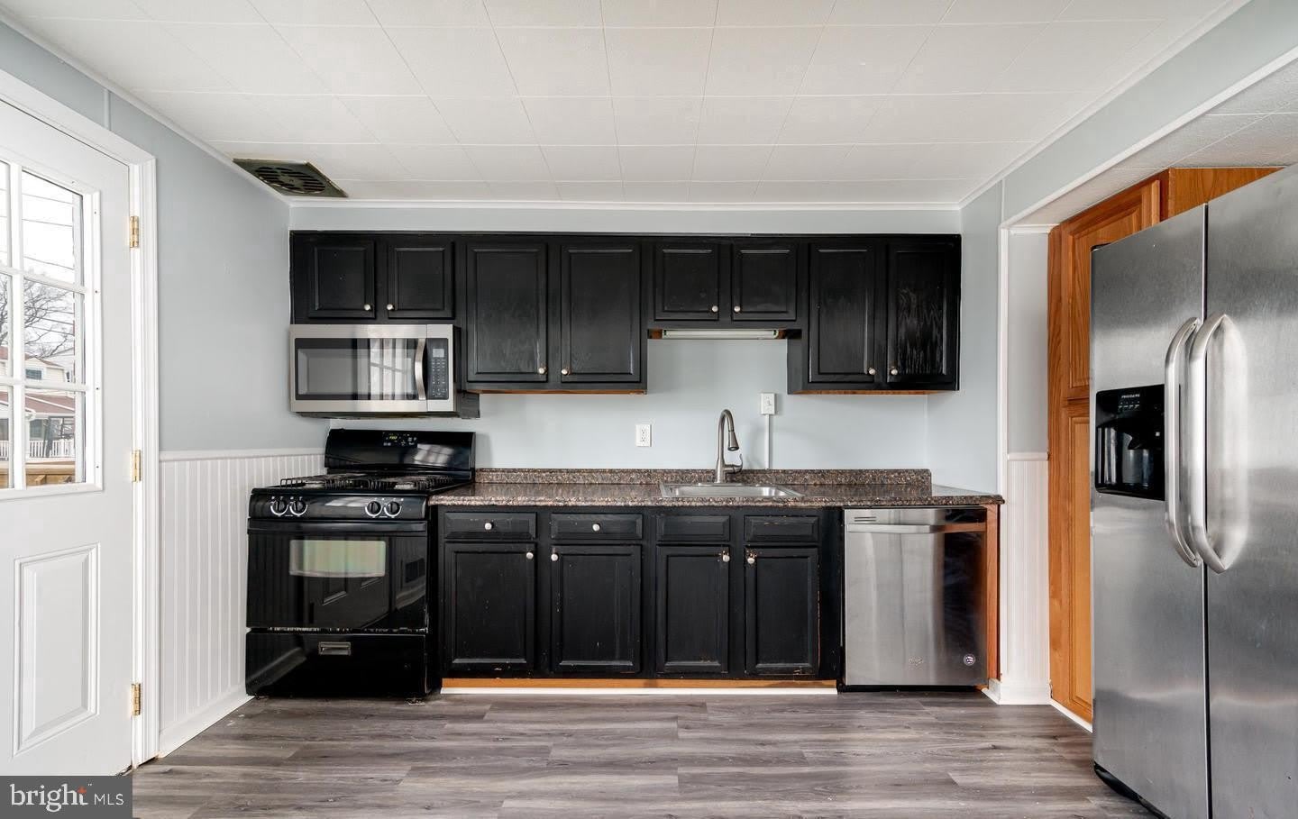 2020 Dineen Drive – photo 2