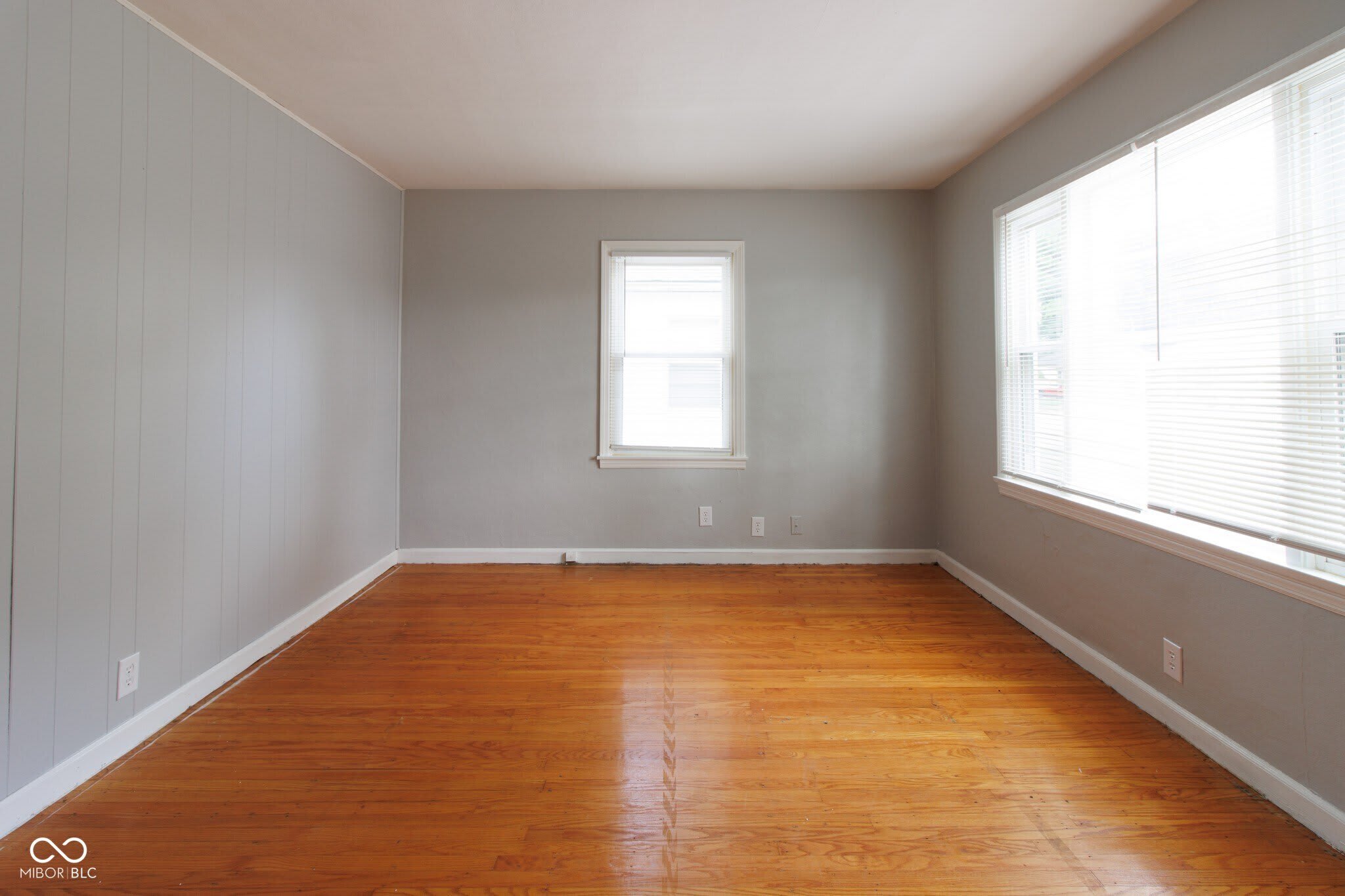 4430 N Longworth Avenue – photo 3