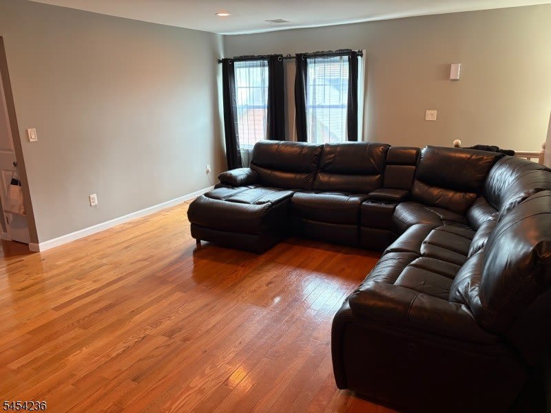 721 Madison Ave – photo 3
