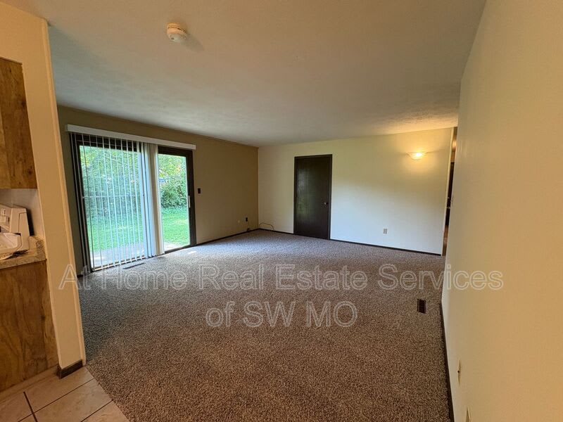 522 E Washita – photo 3