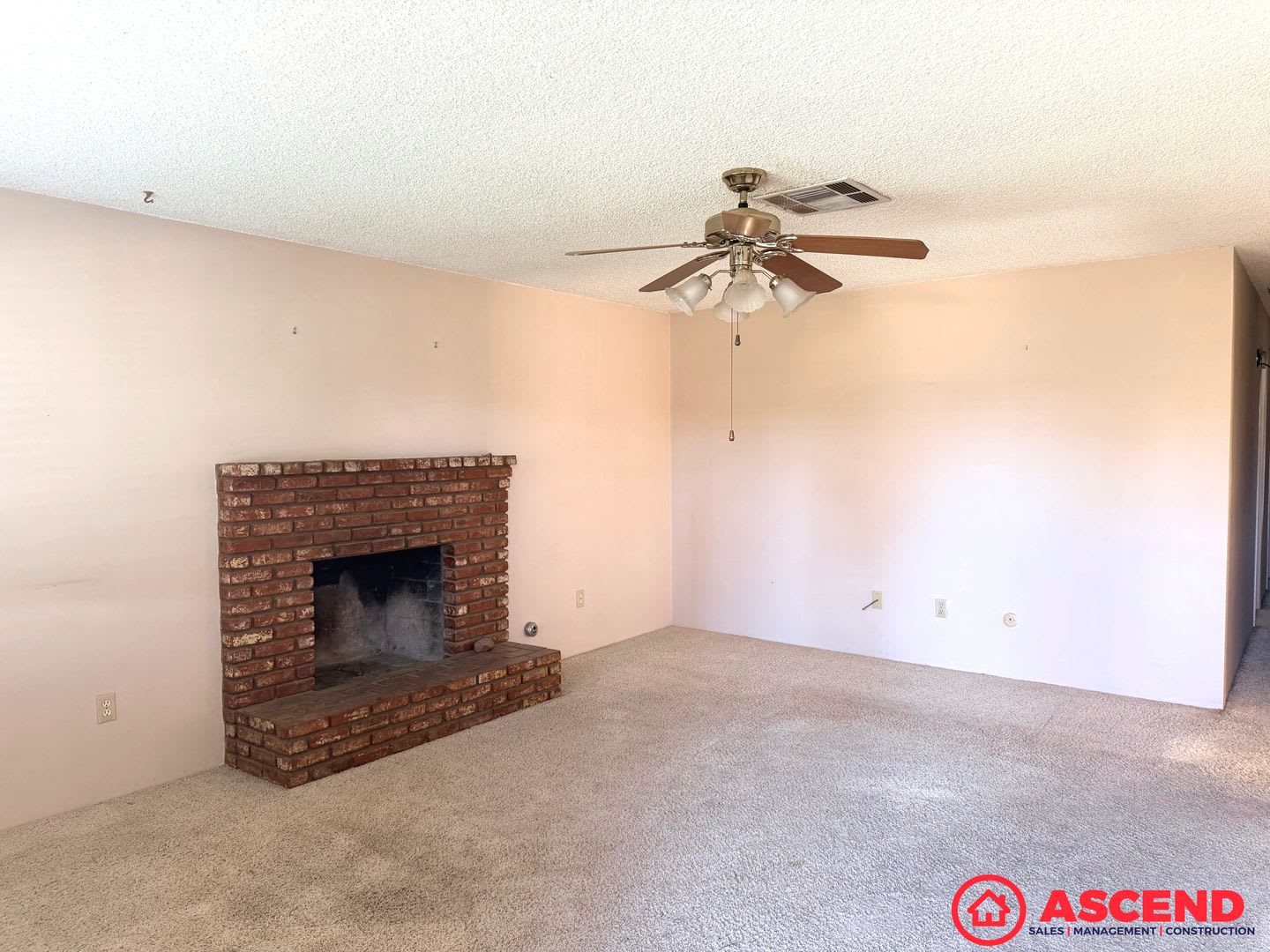 Comfortable 3BD/2BA Home in Bakersfield's 93309 — Small Pets Welcome! – photo 2