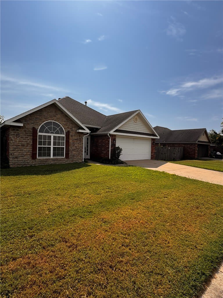 1532 Hutchinson Street – photo 2
