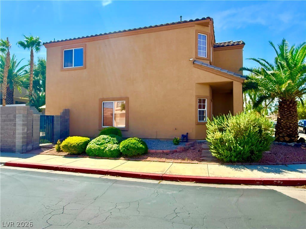 1212 Diamond Valley Street – photo 2