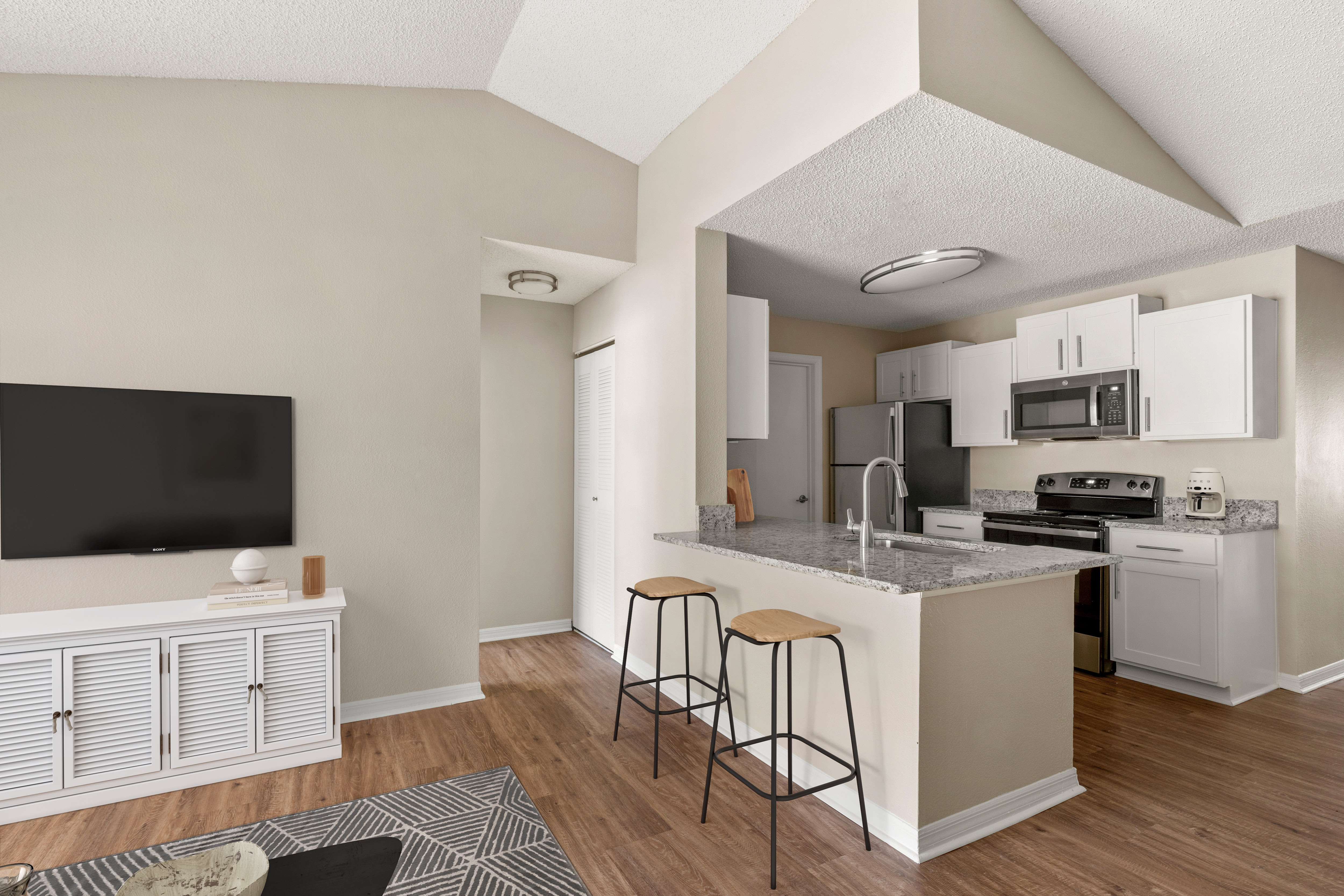 Dream Home – photo 4