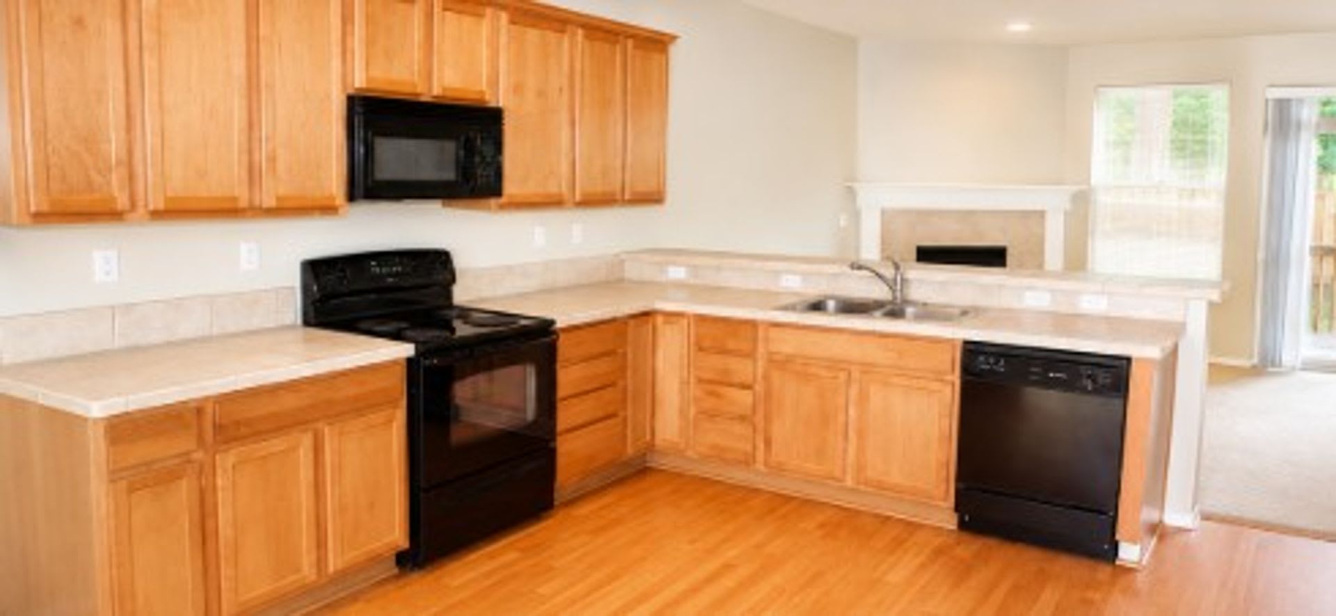Charming 3 Bd 2 5 Ba Single Family Home Prime Murray Hill Location In Beaverton – photo 4