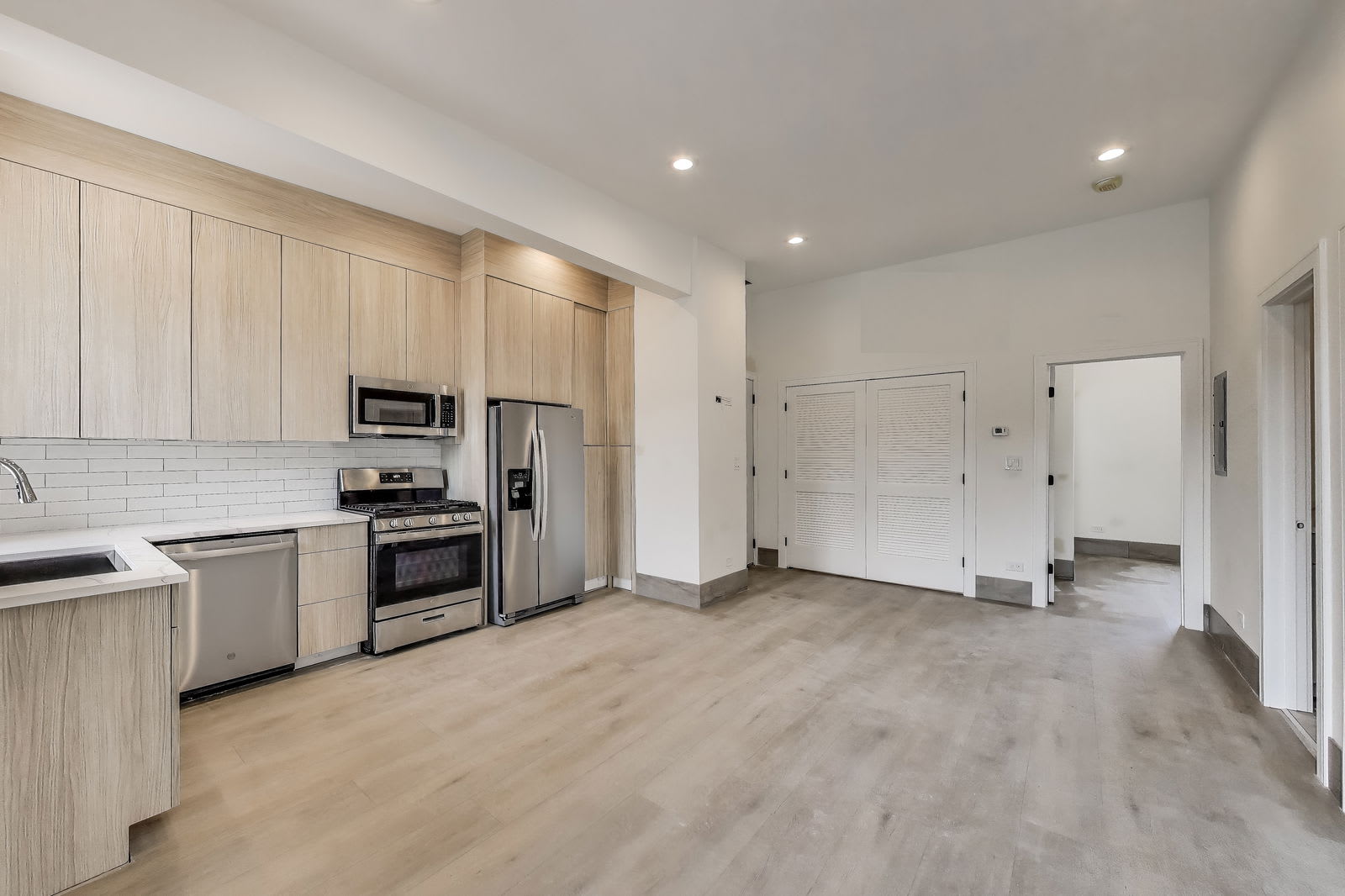 2023 North Drake Avenue – photo 2